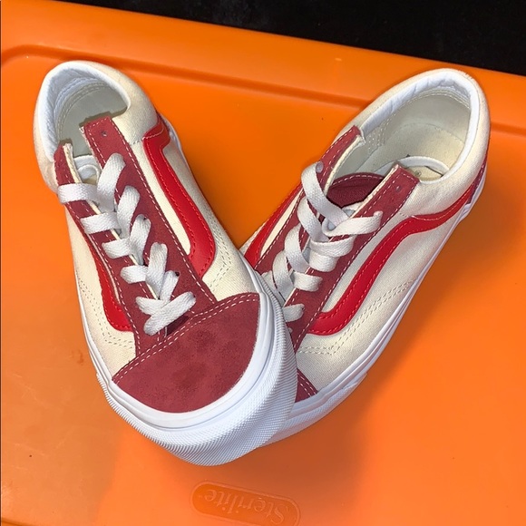 Vans - Picture 5 of 8